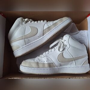 Nike Court Vision Mid Women's Size 7 Summit White/ Lt Orewood Brown